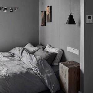 插入湿淋淋的小穴
